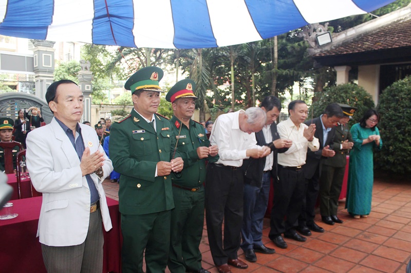 Lãnh đạo Sở, ngành thành kính dâng hương tưởng niệm đồng bào và các chiến sĩ tử nạn năm 1945